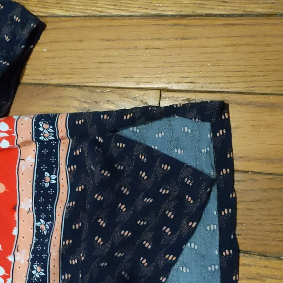 Loft, red and blue shirt, M petite - Picture 5 of 7